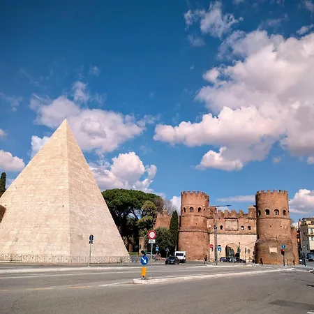 Vintage Piramide 아파트